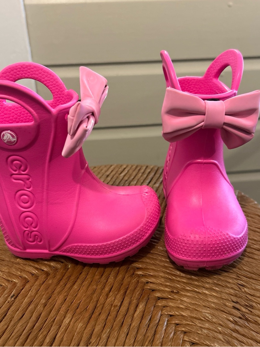 CROCS KIDS PINK HANDLE  IT SLIP IN Waterproof  Rain Boots SIZE C5 Bow Charms